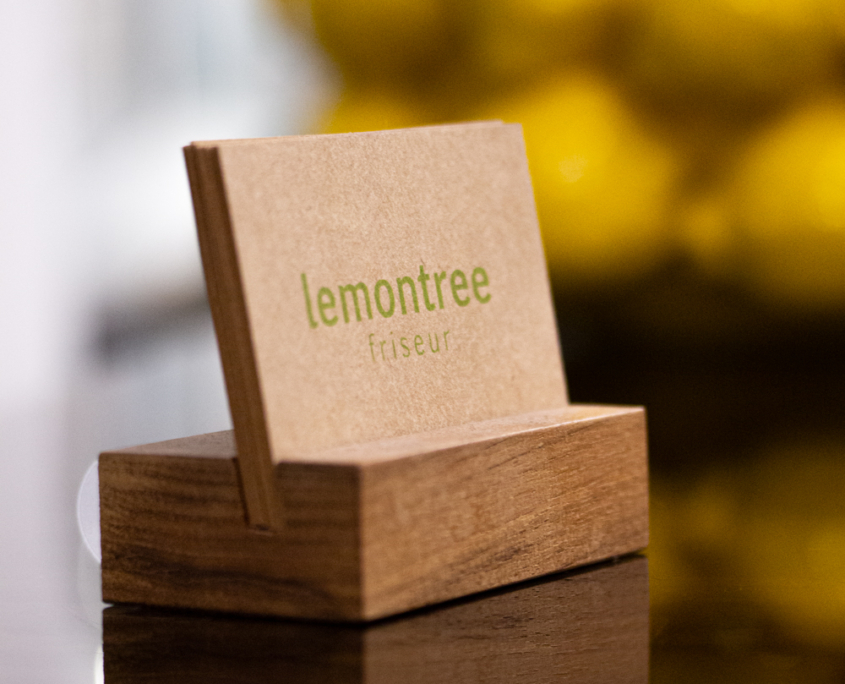 Lemontree Friseur Hannover Visitenkarte auf dem Tresen Lemontree Friseur Hannover Visitenkarte auf dem Tresen